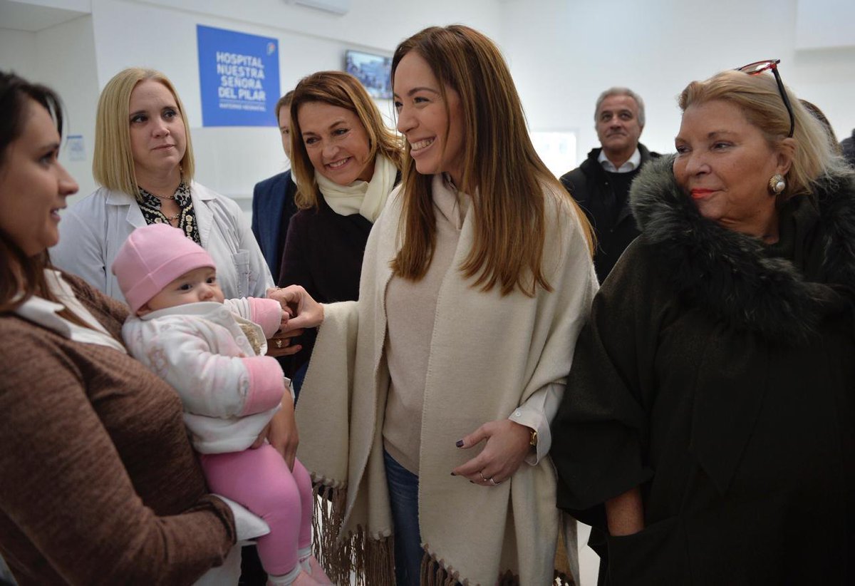 CristinoPato's tweet photo. #HospitalMaternal Que papelón le hicieron pasar a @mariuvidal en la recorrida de la maternidad. La hicieron hablar con "una vecina" que dijo estar contenta. Eran actores. El mismo bebe cambia de madre. #Pilar (cc @fedesalvai @NicoDucote ) https://t.co/eolEJVurq5