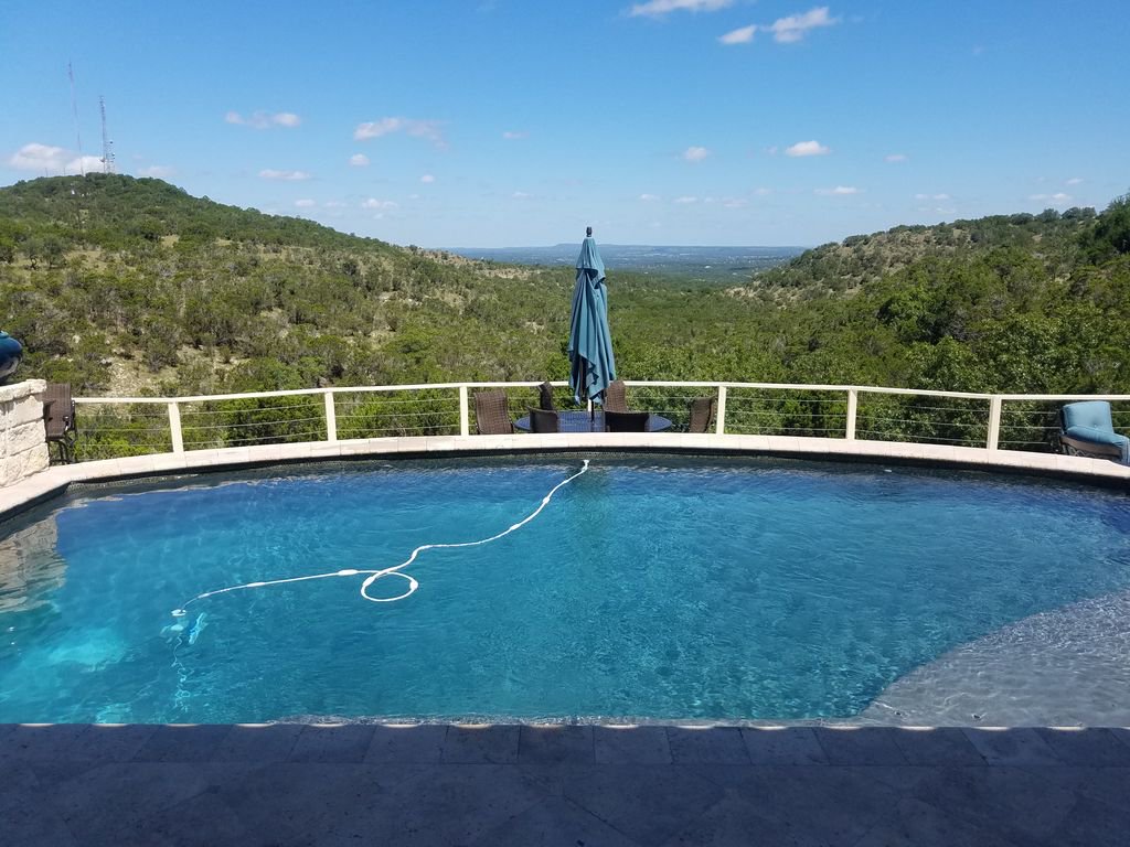 EasyPools's tweet image. Just enjoying the beautiful hill country view at this client&apos;s home. #PooLife