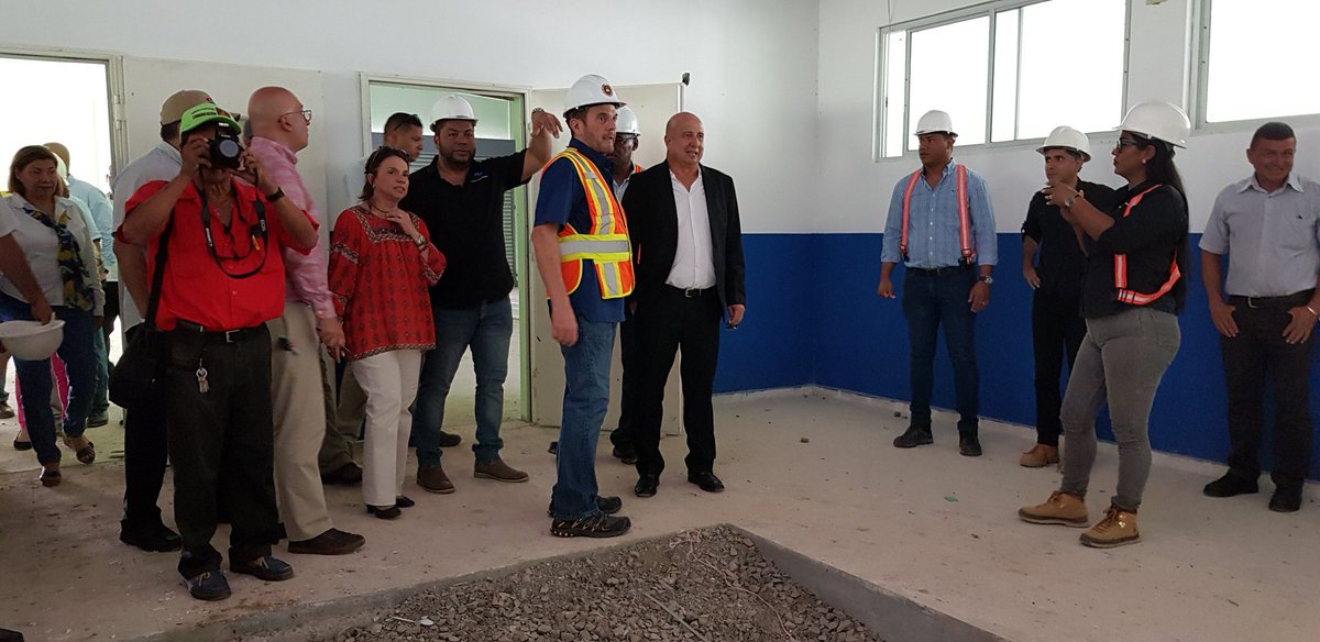 Como parte de la gira en #Veraguas, el Contralor <a href="/freddyhumbert/">freddyhumbert</a> visitó los avances del proyecto del IPT de Veraguas, ocasión que se prestó para conversar con la nueva Ministra de Educación <a href="/MarujaGordaydeV/">Lupita Gorday de Villalobos</a> sobre el avance de este proyecto rescatado. #PanamaClara