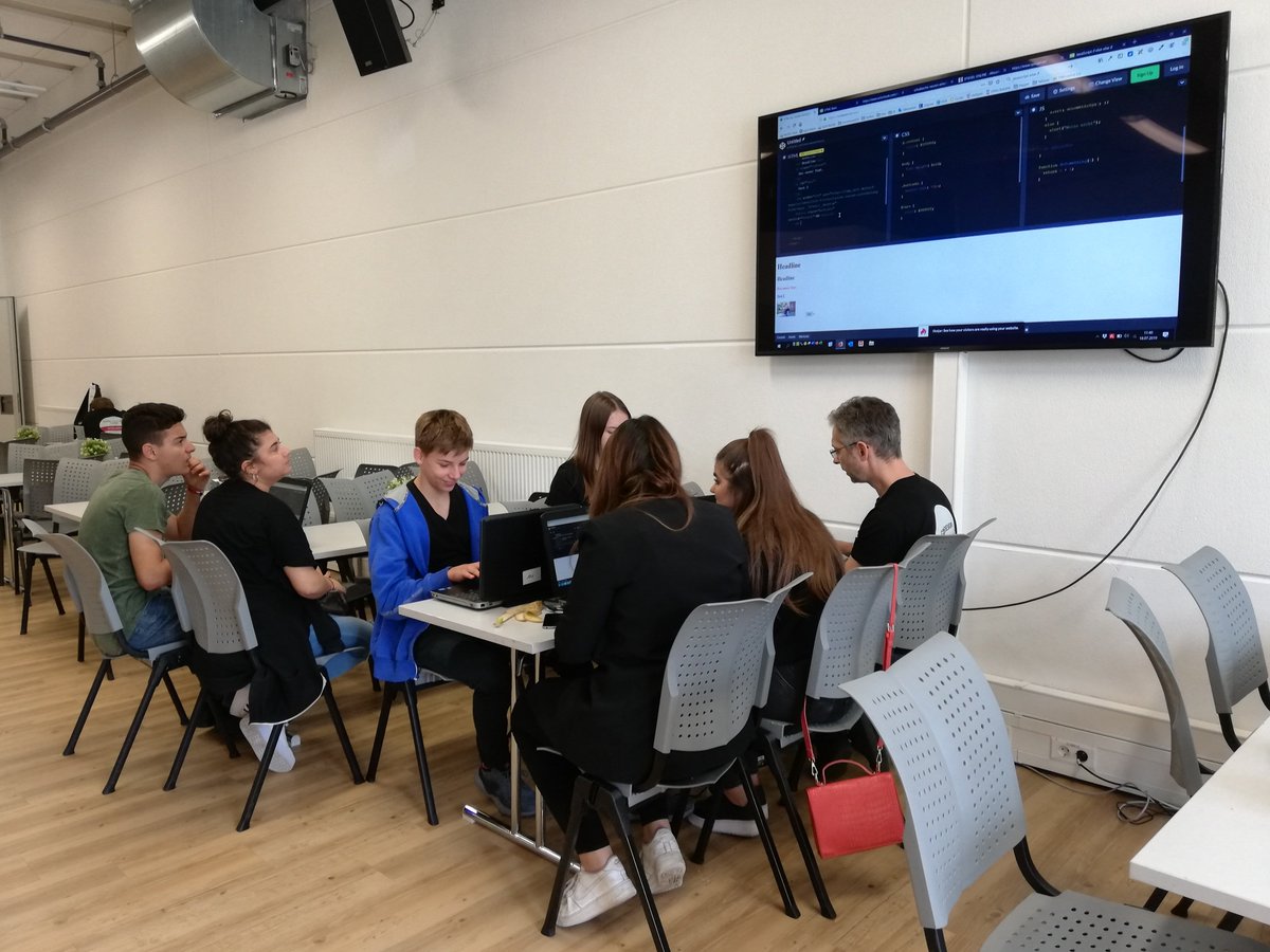 telekomOS's tweet photo. @codeunddesign Go for it,"Pepper and Salt"! Just a short update out of the rows of our team. What's going on? Summarized: #busytimes before the final #pitch: more coding, last modifications + presentation rounds #cdcamp #telekom #telekomwall @codeunddesign @MakerJayTelekom #robot https://t.co/k83ZibXGCF