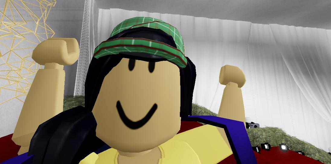 Breaking News A Lunatic Girl Came To The 2019 Roblox - 