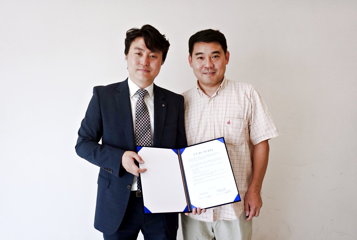 safety900's tweet image. [대한안전교육협회] 연세대와 VR 기술개발 협약
■ 협회카페 : cafe.naver.com/ksea1004/622

#대한안전교육협회 #집합교육 #학교교육 #vr교육 #안전체험교육 #안전체험관 #vr안전교육 #산업안전보건교육 #학교안전교육 #연세대학교 #화재탈출안전교육