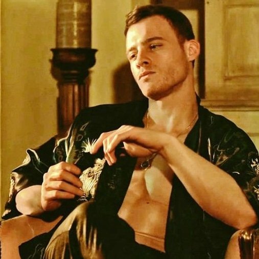 official_argent's tweet photo. Mr. @KeremBursin #TBT 🔥 #Dmitry 😈 #Famlove💗 #Imortals 😍 #TheMrBürsin #Yaşamayanlar #TheKing👑 #GoldenBoy #Amazing #Love #GuerraDeVampiros #Netflix #AlwaysAndForever💞 #Crazyforyou Daddy 🔥#thekingofmyheart #MyMan #mylove #myking 👑 #Argentina🇦🇷 https://t.co/XGlYF3p9tM