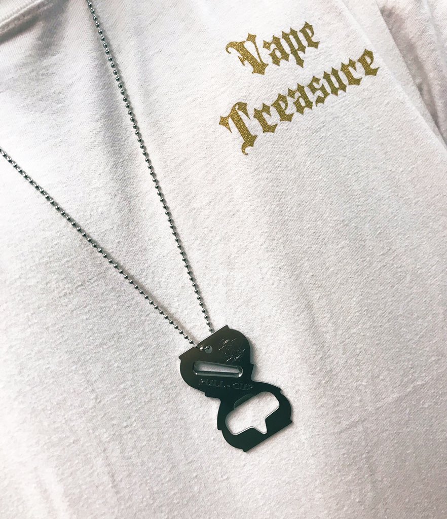 treasure_vape's tweet photo. こんにちは🌈浜松店です✨さて‼️本日は入荷日です😁お待たせしました🤣
即完売商品浜松到着です👍 #CBDリキッド #PULLCAP #花札シリーズ
100ml見参‼️(笑)本日も皆さんのご来店心よりお待ちしてます🙇♀️🙇♂️ #vapetreasure #TREASURE浜松 #浜松VAPE #入荷日 https://t.co/jVfQ3zwIwh