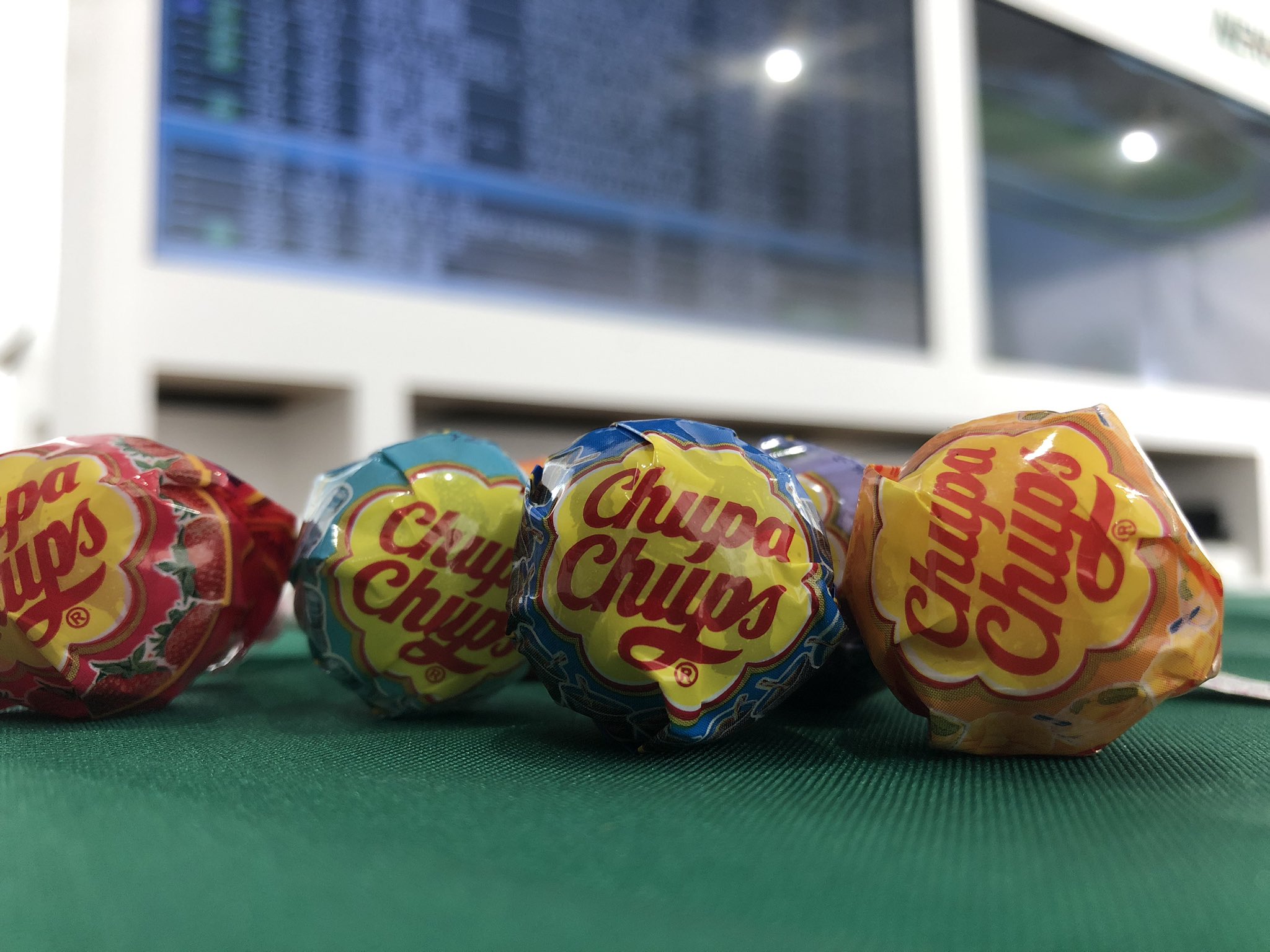 Max Orido 小さな頃からある チュッパチャプス Chupa Chups 変えない 変わらないって 凄いな Lemansには チュッパチャプスの社長 参戦していたみたいです メントスの社長も 頑張ろ T Co Ox6fl7iibg Twitter