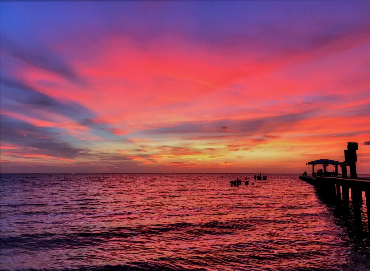 CroweJam's tweet photo. Laughing gas #fairhopesunsets #mobilebay #thisisalabama @spann #splashdance https://t.co/iS84mA2Zw7