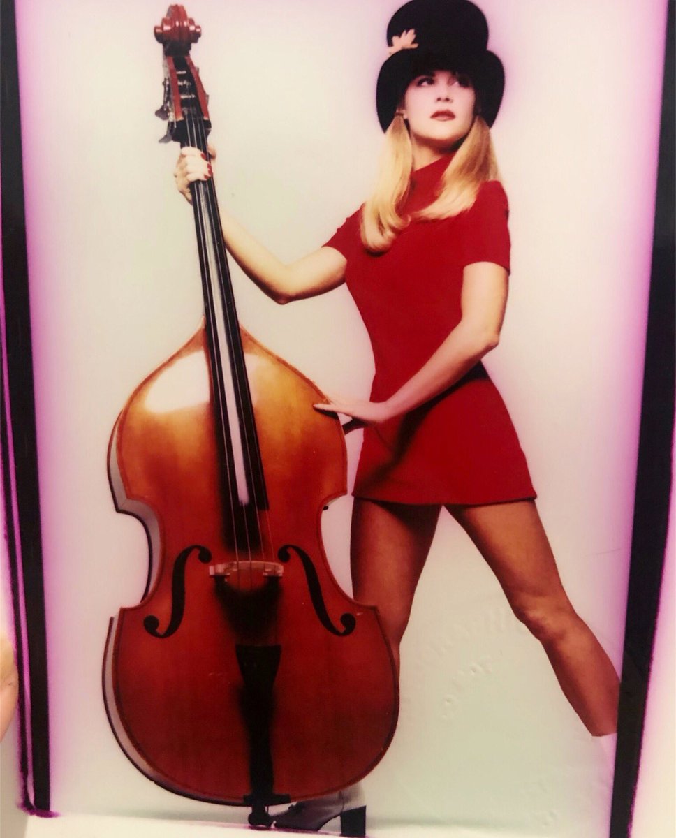 DendyEngelman's tweet image. Top hat ✔️⁣
Flower in top hat ✔️⁣
White short boots ✔️⁣
Cello ✔️⁣
#SoManyQuestions #SayCelloToMyLittleFriend #DrDendy #tbt 
instagram.com/p/B0E_zaInVBW/…