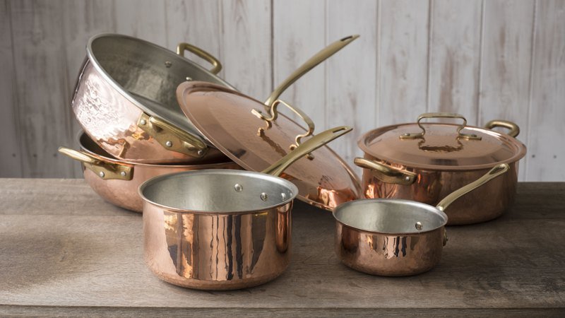 Copper is hands down the best material for kitchen ware: it has twice the thermal conductivity of aluminum 5 times that of cast iron and 25 times that of stainless steel. This means it heats up faster (requiring far less use of gas or electricity) and more evenly, better cooking!