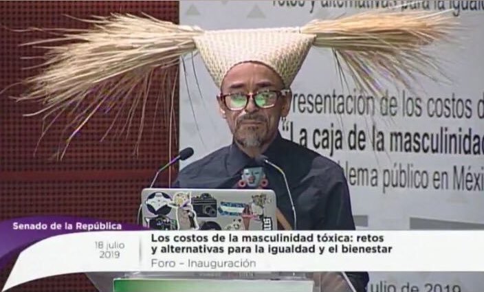 LuisValLe_A's tweet photo. FaceApp... https://t.co/B67yJLp9go