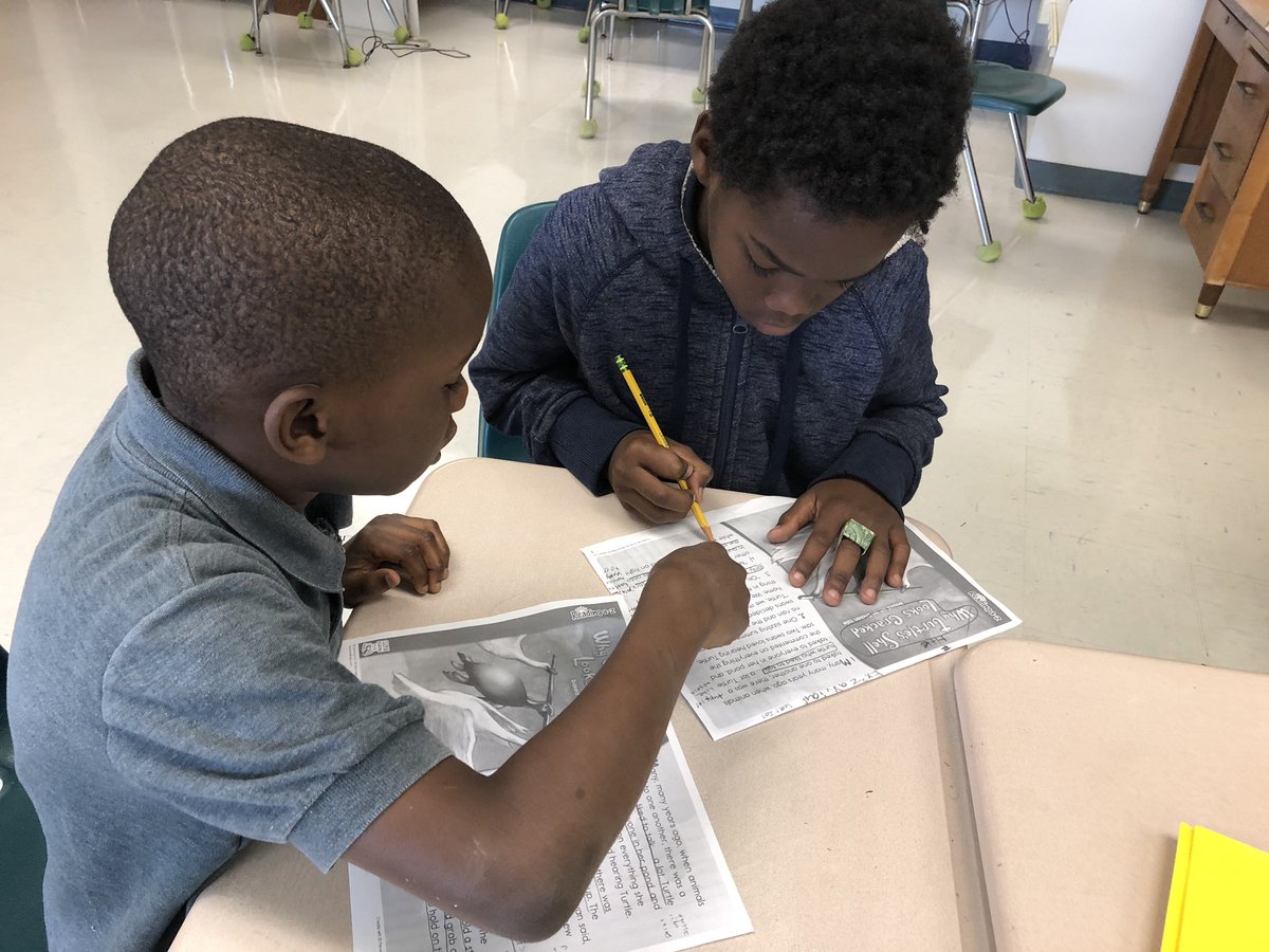 steph_warmoth's tweet image. Some of our summer reading fun...Mix, pair, share and partner reading. #VCSsummer @clrobin1914 @sugarmillpride @TurieT @PortOrangeVCS