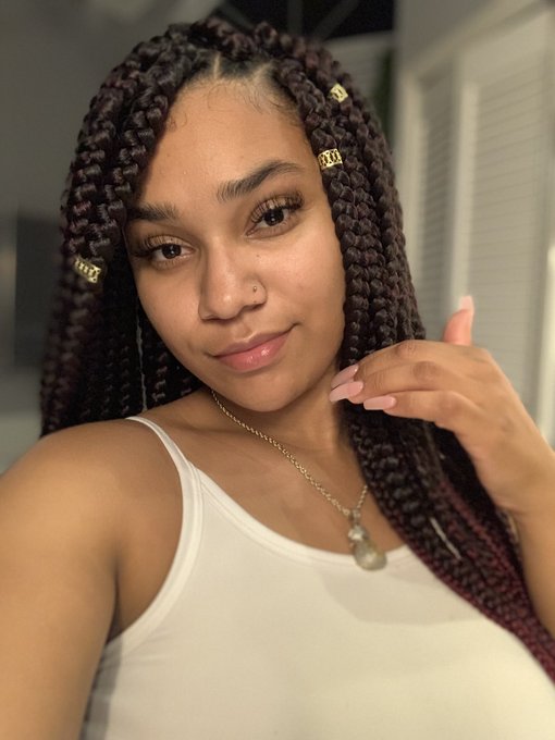 Watch little miss make it happen 💕🫧's leaked NSFW photo on TwXstars