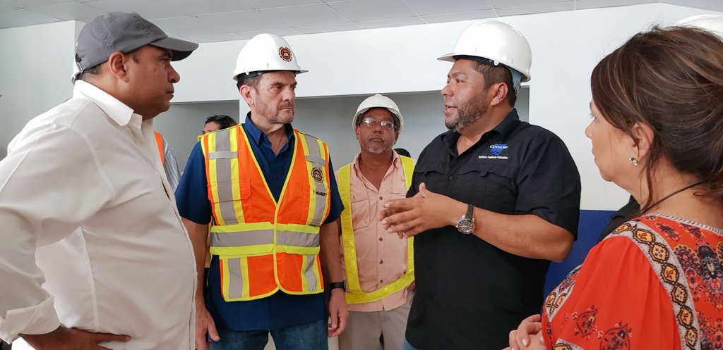 Visitamos con la Ministra <a href="/MarujaGordaydeV/">Lupita Gorday de Villalobos</a> el plantel del IPT de Veraguas. Ha sido un logro sustancial haber rescatado este proyecto, que muestra un avance del 84%, confirmado por el equipo de ingenieros de <a href="/ContraloriaPma/">Contraloría General de la República de Panamá</a>.