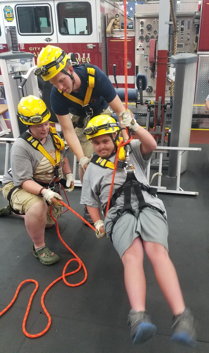 GalaxFireDept's tweet photo. Explorer Training ended with the basics on rappelling! Prepping for next Trainings 5 story rappell.  The guys killed it! #proudcapt https://t.co/eETvnzllvx