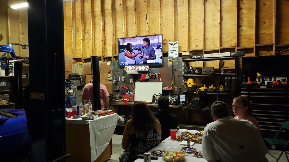 dragracer64's tweet photo. Watching the Corvette C8 reveil online in my Garage with friends #corvette https://t.co/M1iVcIZzGb