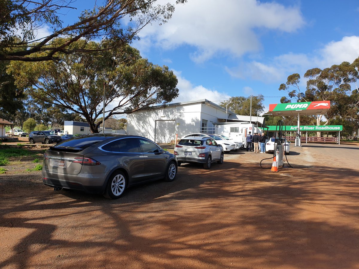 Jays200's tweet photo. DC Fast charging @ Arthur River Roadhouse thanx to kind private benefactor (Jon) for supplying $50k chargepod. Doing govt heavy lifting since govt too slow to really acknowledge  electric vehicles are here now. @MarkMcGowanMP @SynergyEnergy @hamishhastie @abcperth @tesla https://t.co/7f8ooWXZ8d