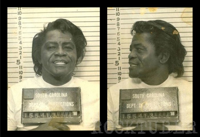 #CuriosidadesRocktuber:
¿Sabías que...? Un día como hoy, de 1989 #JamesBrown es cambiado a otra prisión, al descubrirse que ocultaba en su celda más de 40.000 dólares, en efectivo y cheques. El Rey Del Soul cumplía una condena de 6 años, por infringir varias veces la ley.