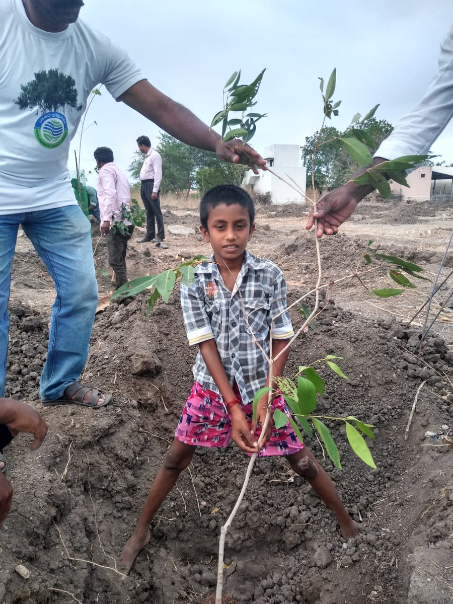 Karthik66708070's tweet photo. ஸ்டெர்லைட் நிறுவனம் பசுமை தூத்துக்குடி திட்டத்தின்  கீழ் சிறியவர் முதல் பெரியவர்கள் வரை அனைவருக்கும் மரம் நடும் பழக்கத்தை ஊக்குவித்து பசுமை தூத்துக்குடியாக மாற்ற உதவுகிறது. #Sterlite #ReOpenSterlite https://t.co/pczo7ellqj