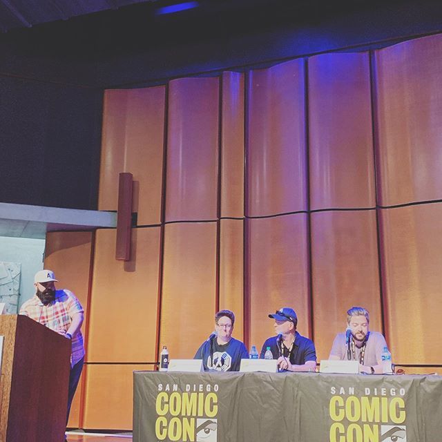 TravelwithPOwer's tweet photo. #lostpanel #lostabc #wehavetogoback #comiccon2019 #Lostfandom https://t.co/wmfiYkD1ZU https://t.co/r8LN4gvO8s