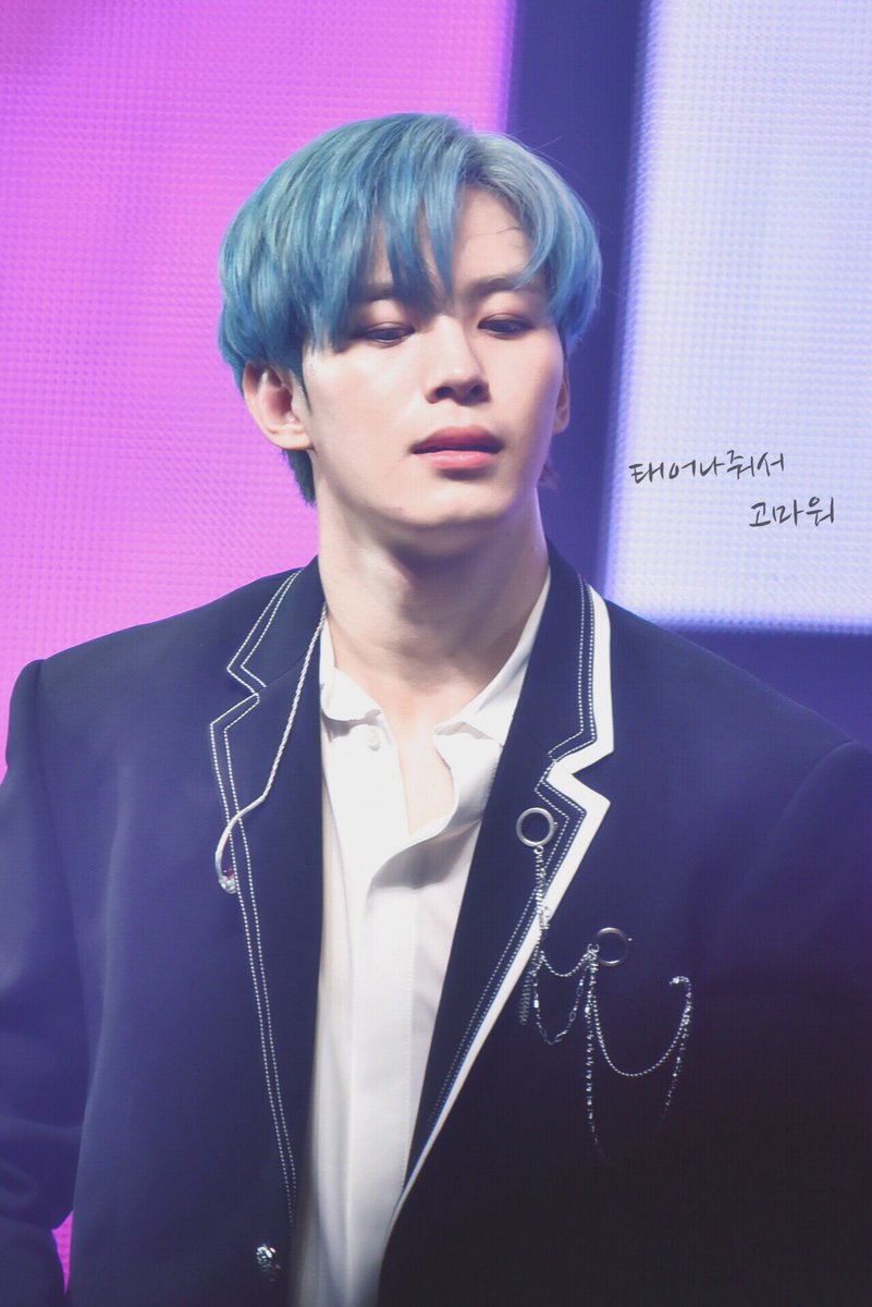 thanksyourbirth's tweet photo. Preview * 180417 쇼케이스 #VIXX #빅스 #홍빈 #이홍빈 
살려주세요 ㅠㅠㅠㅠㅠ ❗️❗️ @RedBeans93 https://t.co/UFnrOlq5cc