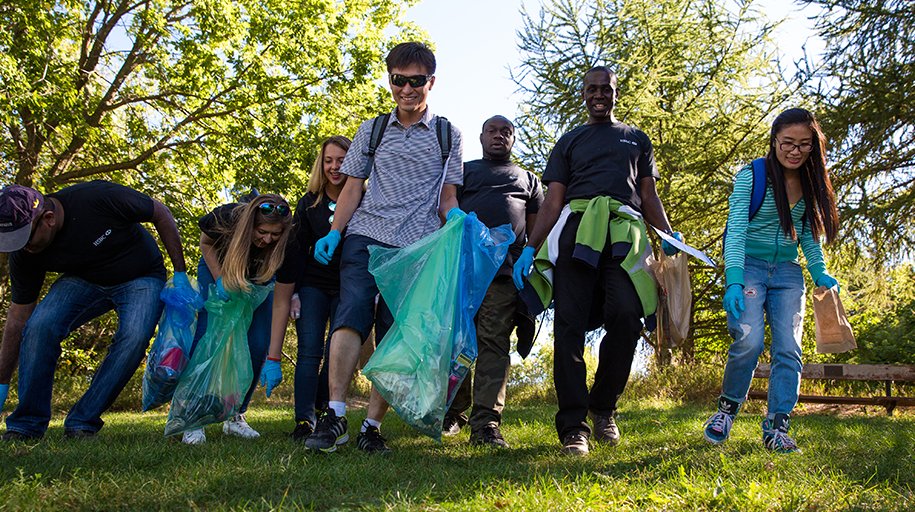 Looking for an #EarthDay activity? Organize a #ShorelineCleanup in your community. 👉 bit.ly/2uVsKh3 ♻️