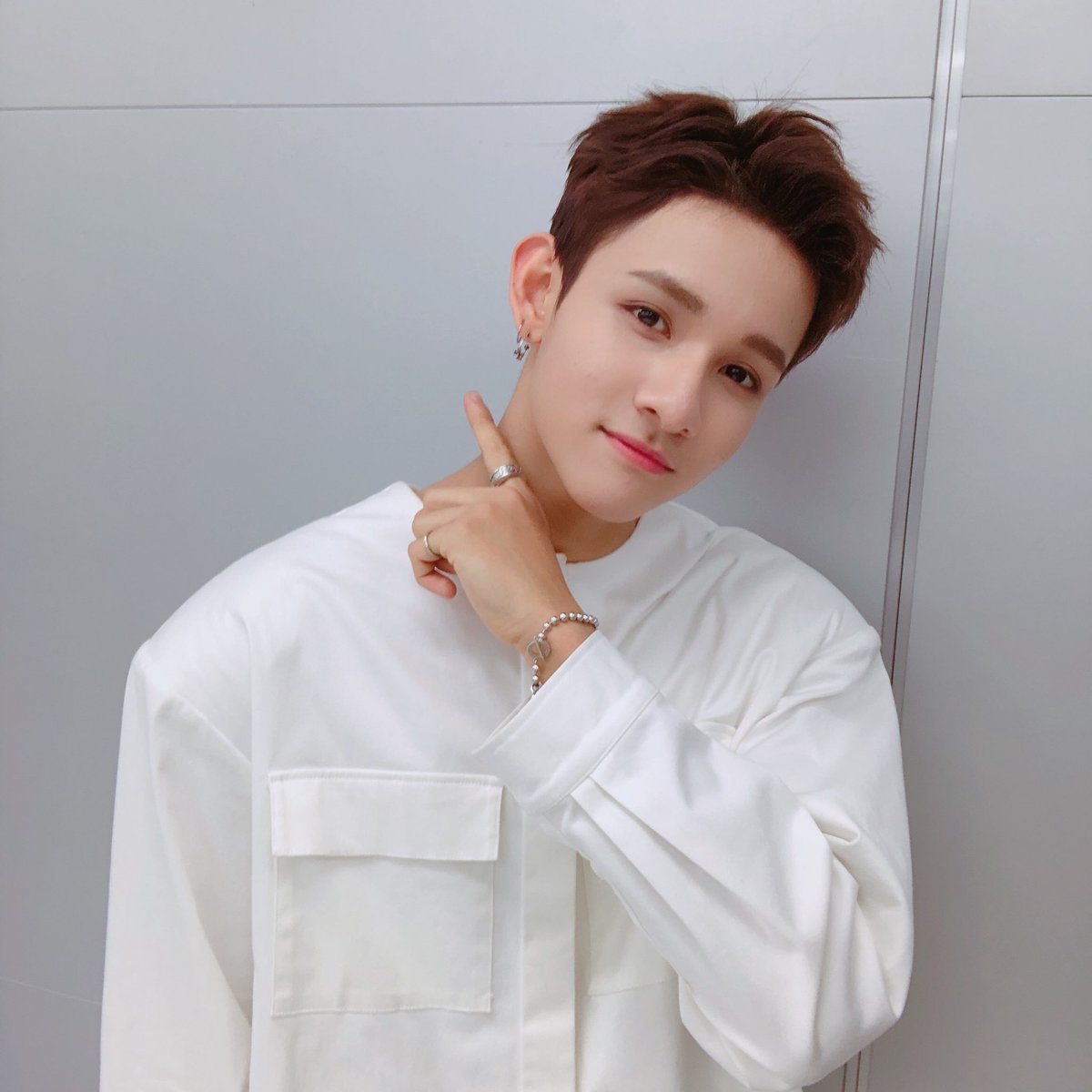 bravepunch_'s tweet photo. 180417 #더쇼 무대 완료!❤️
오늘 응원하러 와준 가넷 너무 고마워요😻 오늘 저 멋있었어요? 앞으로 더 멋진 무대 많이 많이 보여줄게요! 기대 많이 해줘요 가넷💖 내일 또 봐요😄
#사무엘 #Samuel #가넷 #Garnet #ONE https://t.co/Xkq6yy1uSR