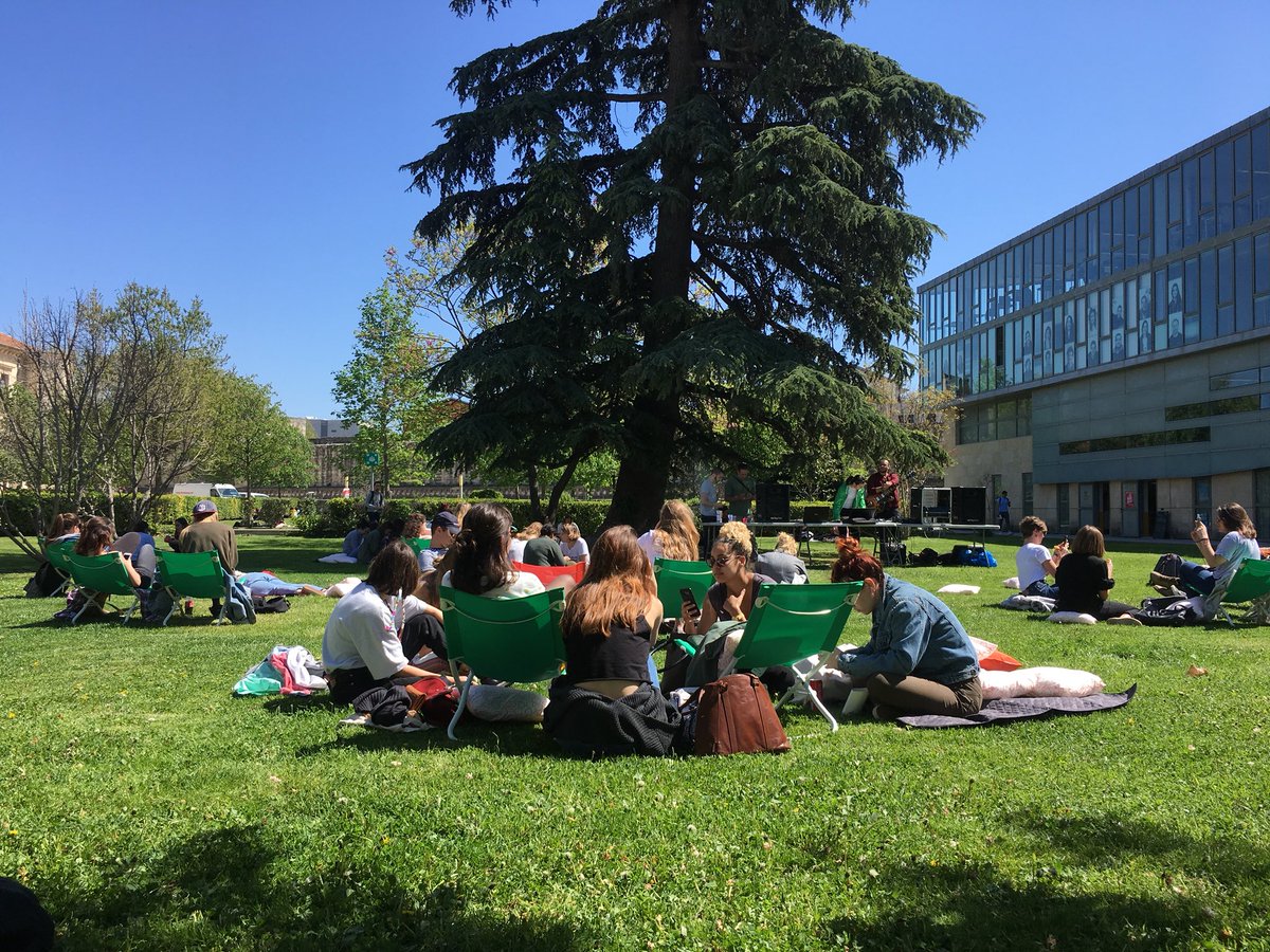CulturePointCom's tweet photo. Les Siestes Musicales battent leur plein à l’@UnivAvignon. Venez nous rejoindre dans les jardins ! https://t.co/TfTx2F224m