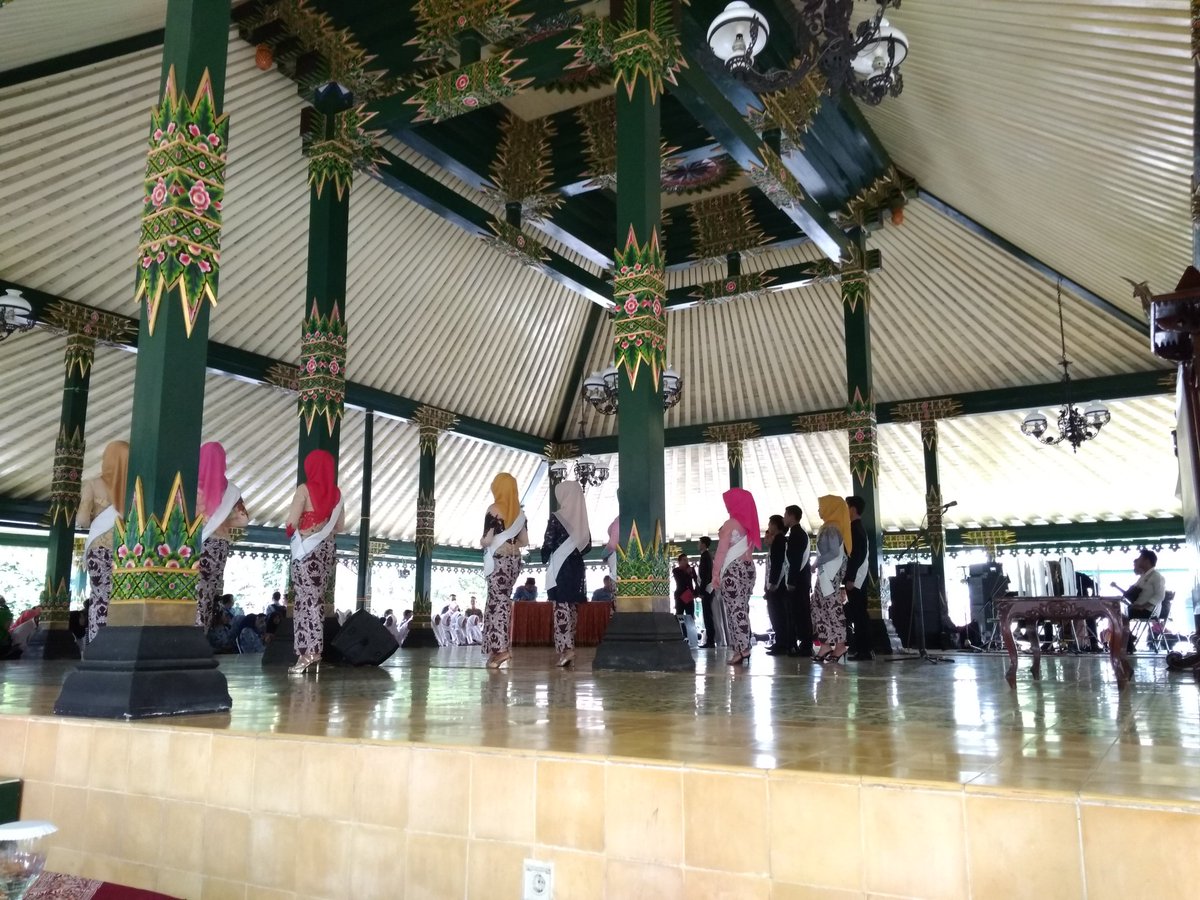 Grand Final Pemilihan Duta GenRe 2018 berlangsung meriah. Kegiatan tersebut dislenggarakan di Pendopo Kabupaten Wonosobo pada Selasa 17 April 2018.  Untuk info lebih lanjut di instagram @pesonafmwonosobo