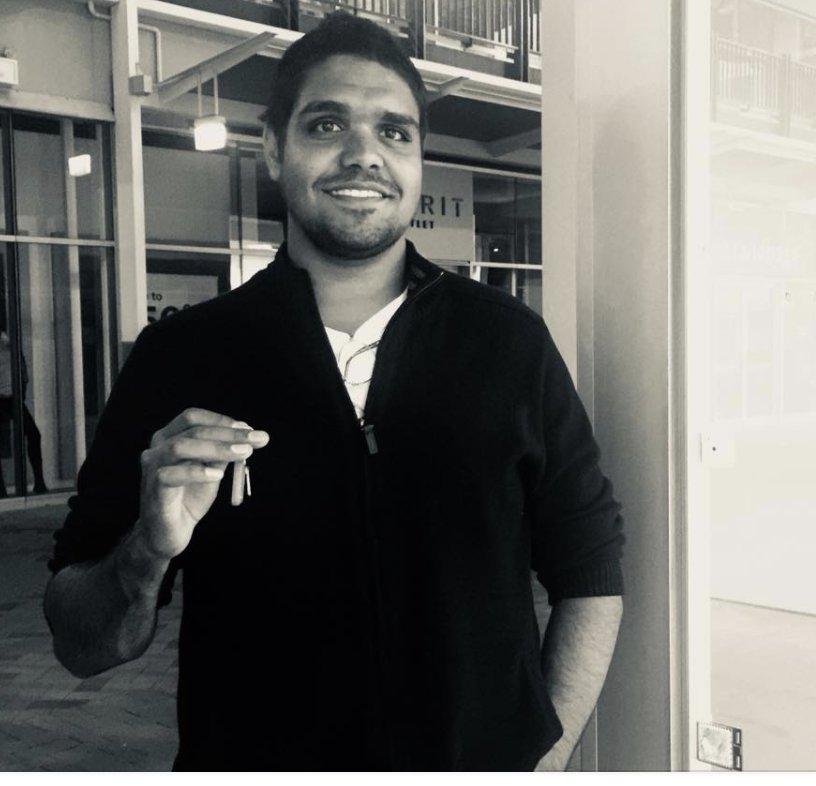 ActivatePerth's tweet photo. The thrilling moment artist Peter Farmer Jr takes the keys for the first tenancy of our Fill this Space program. 
#YoungAboriginalArtistsCollective #watertownbrandoutlet #lendlease #FillthisSpace #ActivatePerth https://t.co/JBFxntkqmi