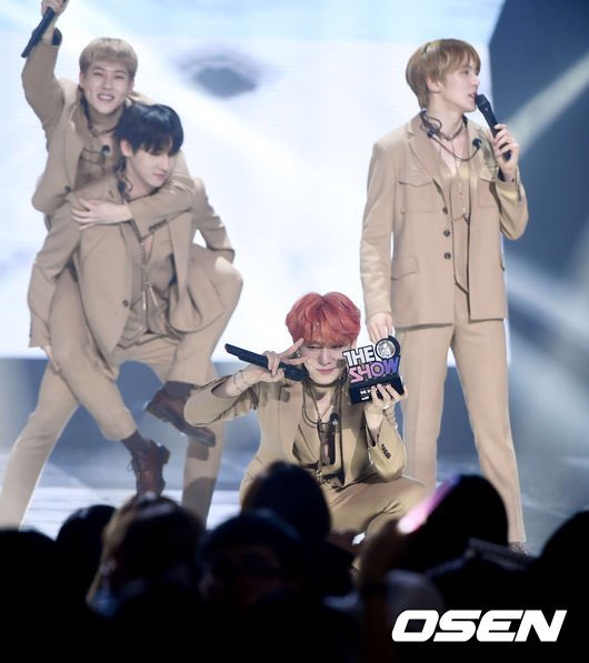 축하해❤️ #몬스타엑스 #Jealousy1stWin