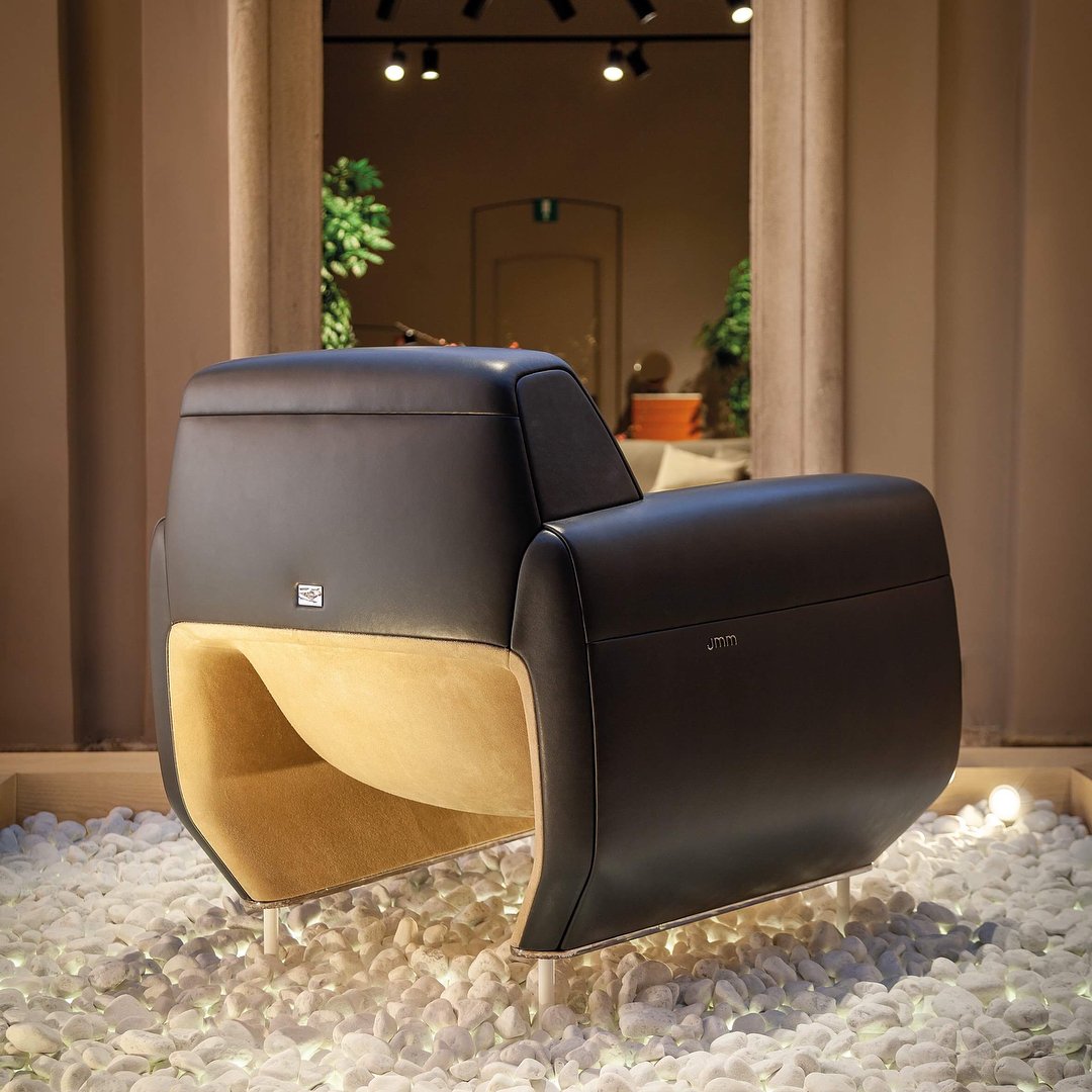 Poltronafraume's tweet photo. Poltrona Frau presents a special installation featuring the new concept club chair designed by Jean-Marie Massaud. Discover Poltrona Frau’s latest collection at Salone Internazionale del Mobile Starting today till the 22nd of April.
#UAE #PoltronafrauGroupME #SaloneDelMobile2018 https://t.co/AUvlEULb2Z
