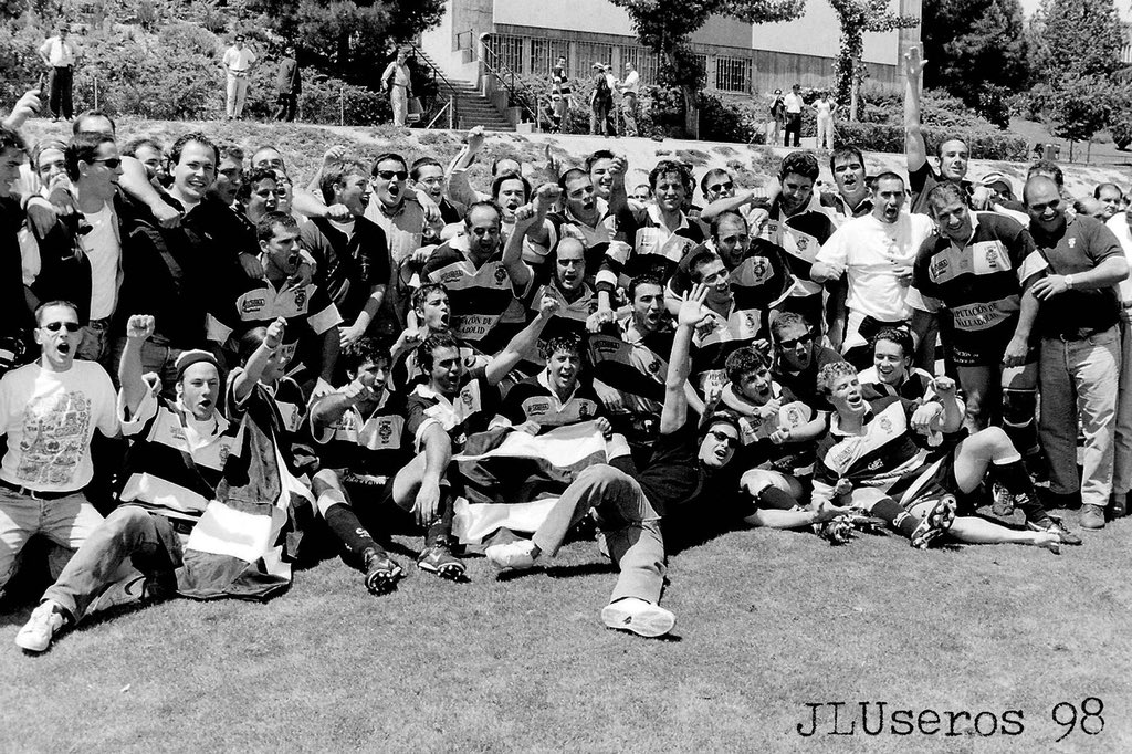 ZarzosaRugby's tweet photo. ¡20 añitos ya! De nuestra primera liga #Campeonamos algunos celebraban la segunda con @Chami_Rugby
Y así hasta un impresionante palmarés que no cesa #InContrariaDucet https://t.co/Jt815A8abD