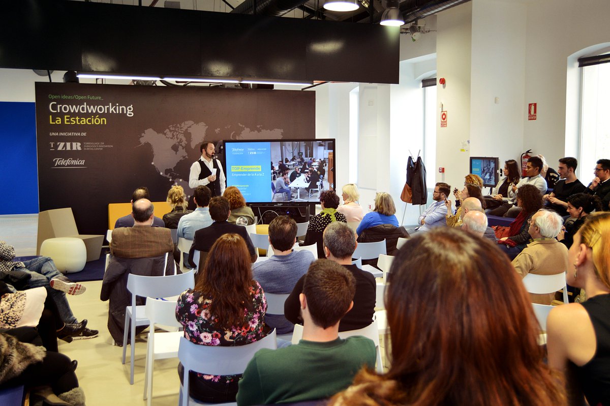 TZIR_'s tweet photo. #TOPEmprende ha reunido a jóvenes para mostrarles las oportunidades del #emprendimiento a través de los casos de éxito #MIZesta, @Hunteet y #TheIfs. Además, Juan José Muñoz, director de #OpenFutureCostaRica, ha explicado su modelo https://t.co/uflVDYQPLf https://t.co/f1z5Z95jcj