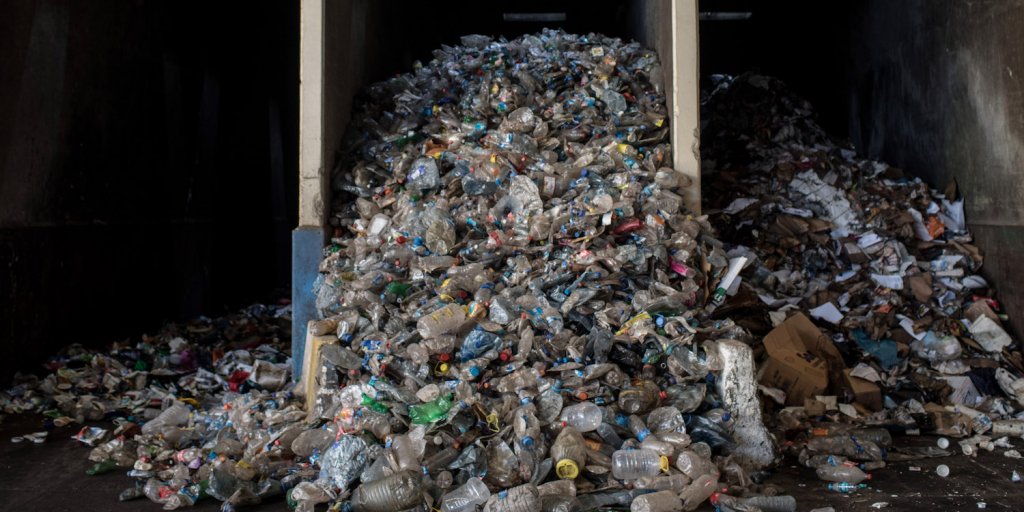 BusinessInsider's tweet photo. Scientists accidentally discovered a mutant enzyme that could help the world eliminate plastic waste https://t.co/2jLjMeRrPx https://t.co/6TUW3tHEKl
