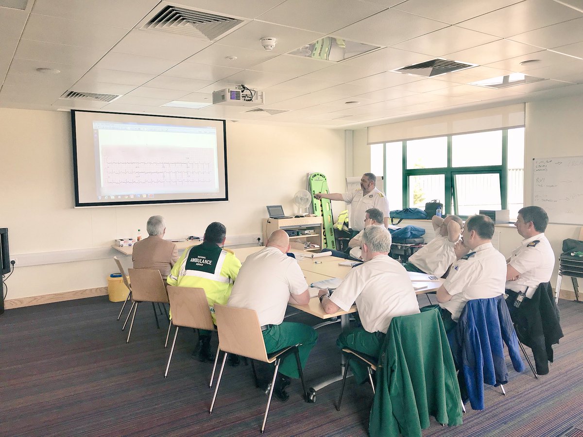 Dave_Irwin1's tweet photo. @ShaneMooney20 leading an interactive learning session on @PhysioControl #LifePak15 #12LeadECG interpretation https://t.co/gWT7i2ifwB