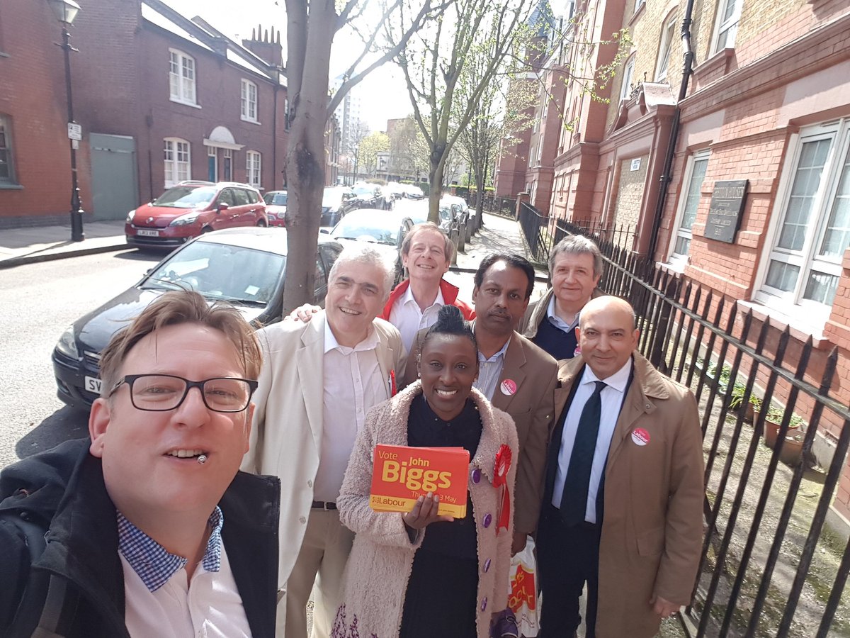 Labourstone's tweet photo. Gr8 #LabourDoorStep in #sunny #BethnalGreenWard #TowerHamlets supporting @MayorJohnBiggs & local Cllr candidates @TH_Labour_Party with @peterjohn6 @mayorofhackney @CllrCoghill @feryaldemirci @Georgia_Gould @CllrMehboobKhan Loads of #positive #LabourChat @UKLabour @LondonLabour https://t.co/te5inSXB5v