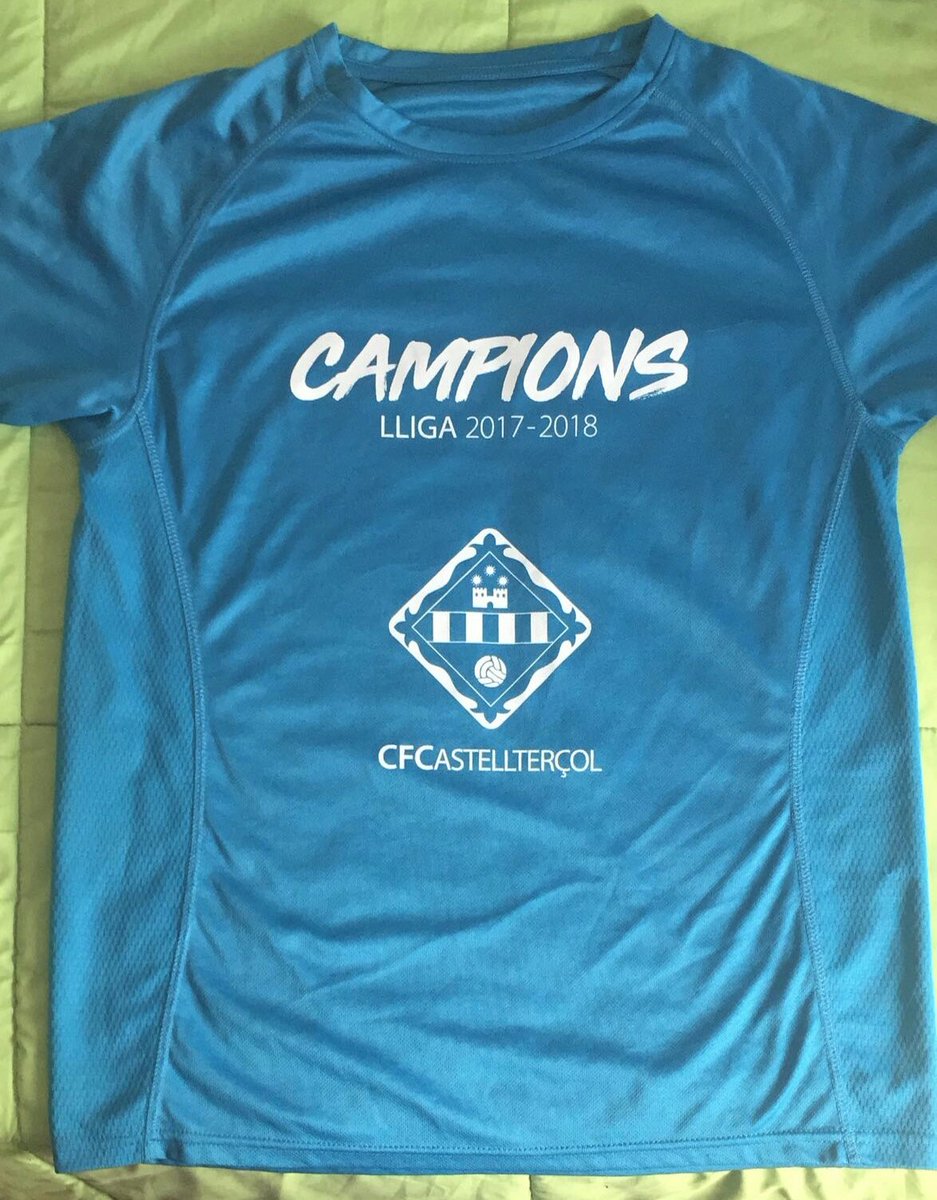 play2015sl's tweet photo. Els amics del @CFCastelltersol van celebrar l'ascens aquest passat cap de setmana amb #samarretesPLAY. Gràcies!
#personalitza #campions https://t.co/HBJf48R2vp