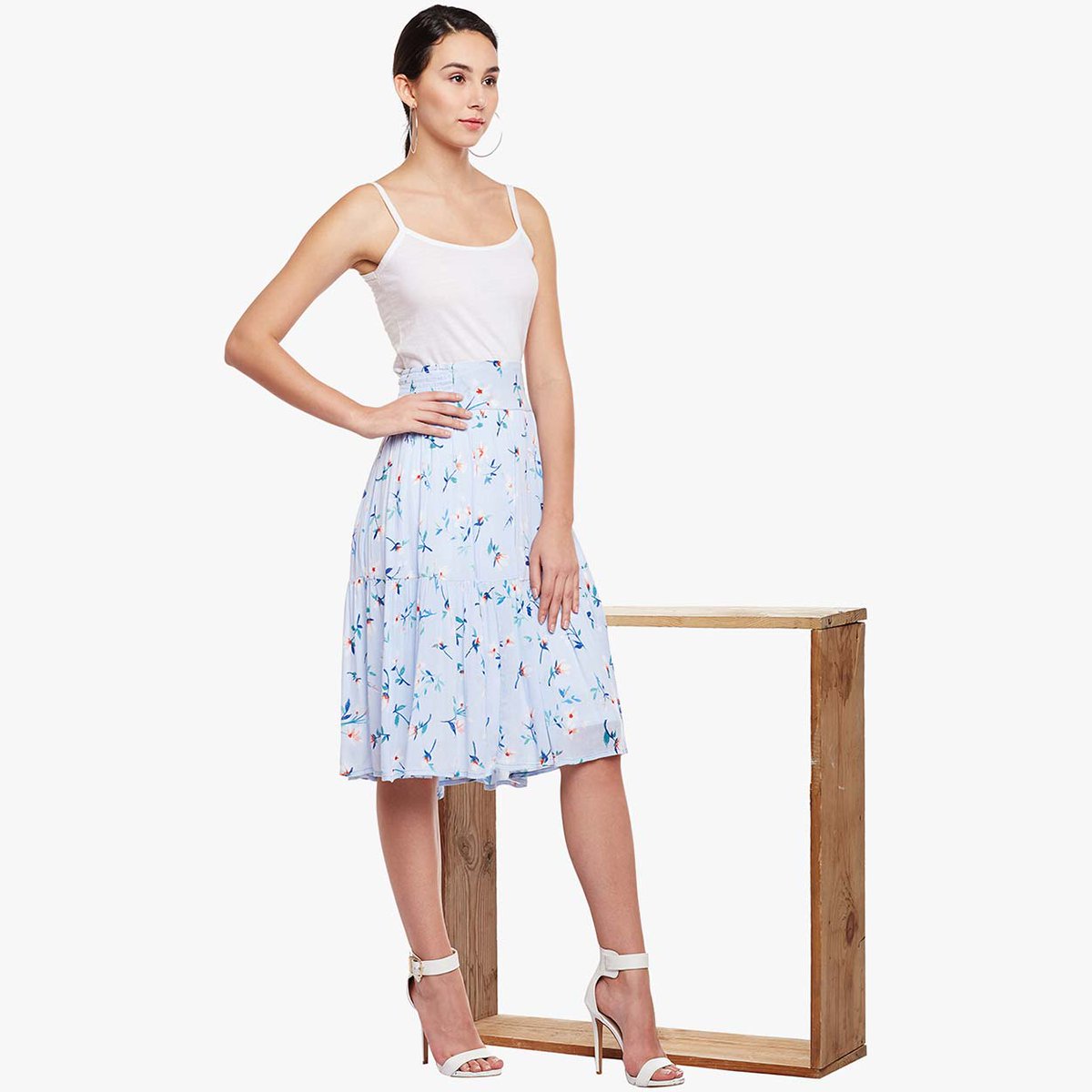 oxolloxostore's tweet image. #Summer is out and why should boys have all the fun? Have an insane girl's day out and look your #stunnning best with this #midiskirt from the house of OXOLLOXO. 

Shop Here - goo.gl/LjqZdm
