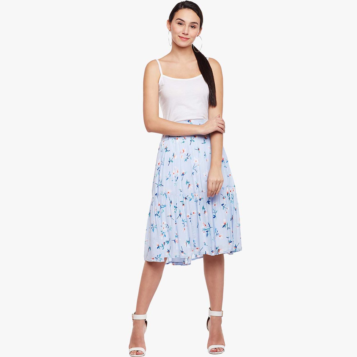 oxolloxostore's tweet image. #Summer is out and why should boys have all the fun? Have an insane girl's day out and look your #stunnning best with this #midiskirt from the house of OXOLLOXO. 

Shop Here - goo.gl/LjqZdm