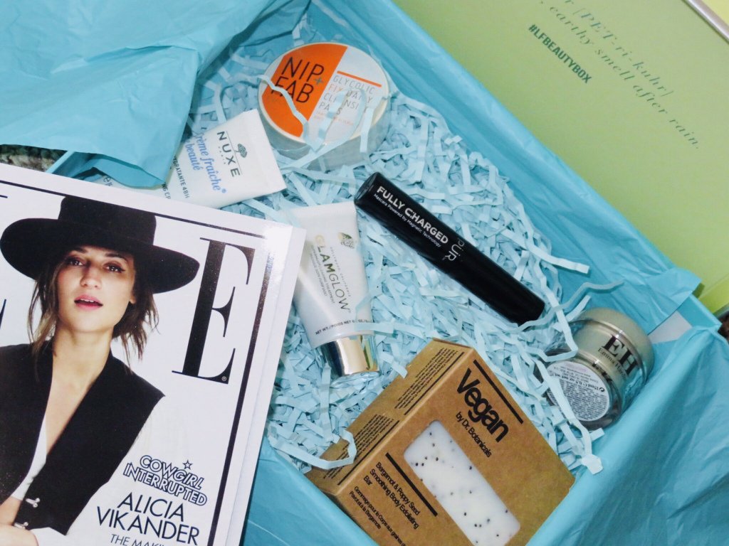 Look Fantastic – April Unboxing lmebeauty.com/2018/04/17/loo…