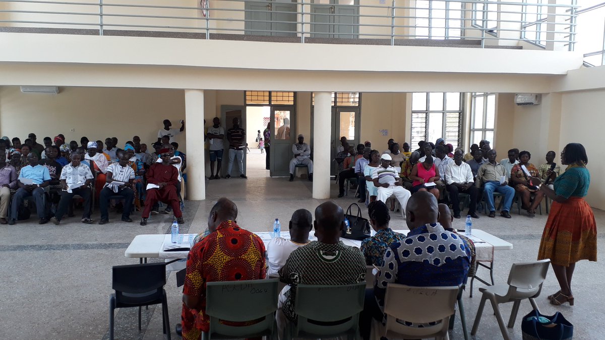 CDDGha's tweet photo. ONGOING: MP for Sekondi, Andrew Egyapa Mercer taking his turn at CDD-Ghana’s ‘Interface Engagements for MPs and their Constituents.’ 
Issues being discussed are health, education, roads and infrastructure and agriculture.  #TogetherWeDevelop https://t.co/eeE0Smp0as