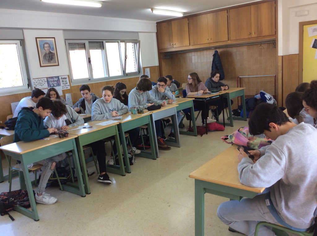 4ESOAuseva's tweet photo. Controversia académica ¿fue positivo el proceso de colonización? ¿Cuáles han sido las consecuencias? La clase está dividida ¿quién ganará? #EweekMaristas @ausevamaristas https://t.co/pDhDJuNXqf