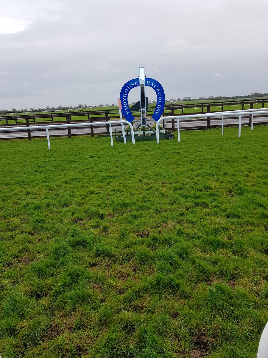 Fairyhouse's tweet photo. Following 4mm of rain overnight ground @Fairyhouse is soft hurdle, soft-heavy on the Chase with showers forecast today. @irishracing @HRI_Racing @RacingPost @BoyleSports @AtTheRaces https://t.co/eI3q36dVR7