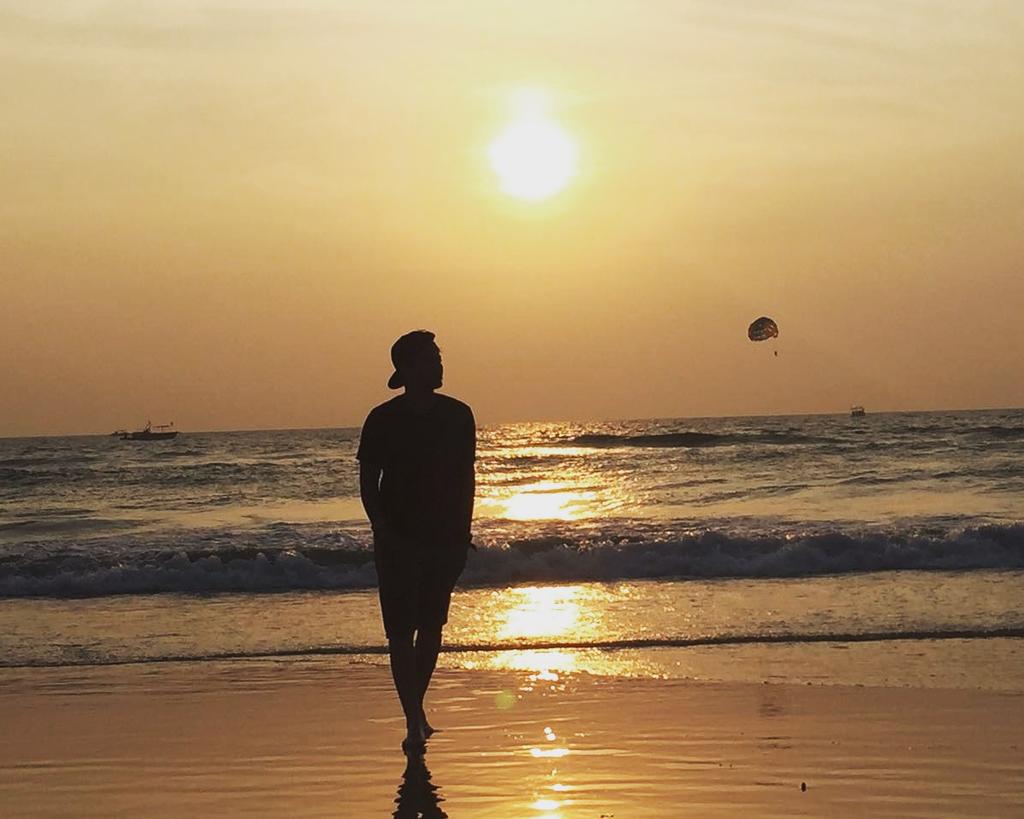 its_patond's tweet photo. @CoronaIndia Mandatory goa sunset frame
#ThisIsLiving https://t.co/3tRCaDaBth