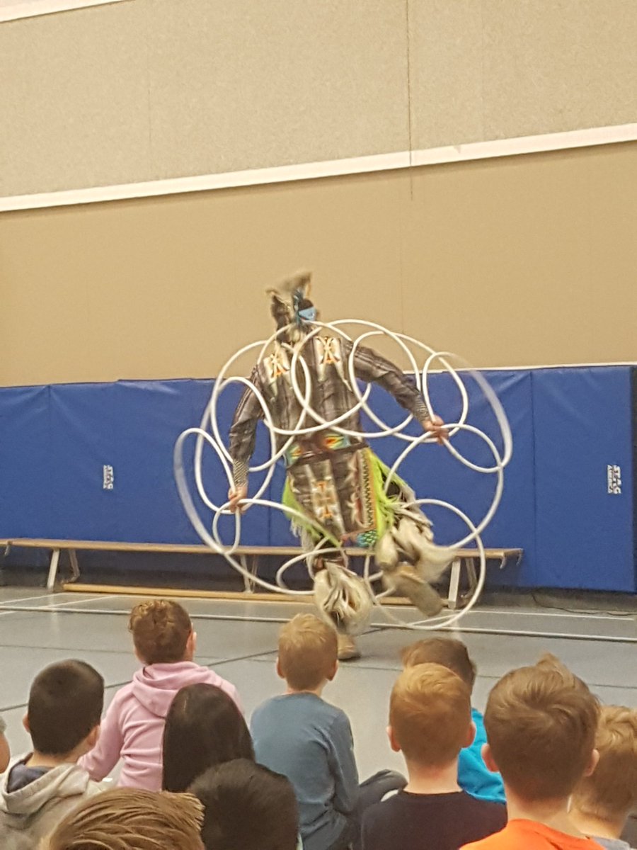 mrs_ravinder's tweet photo. #Abbotsford 
#Aboriginal 
#hoopdancing https://t.co/4Pahz2bY5R