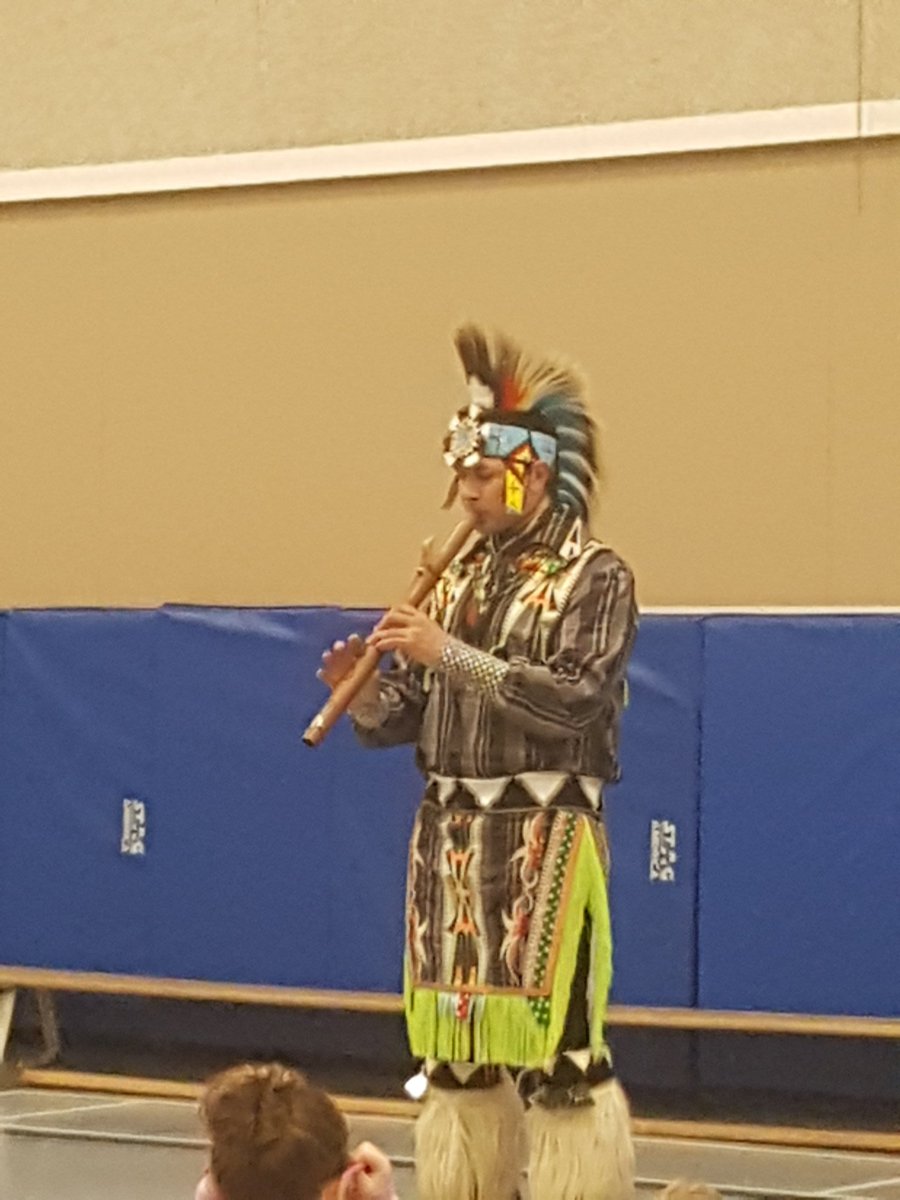 mrs_ravinder's tweet photo. #Abbotsford 
#Aboriginal 
#hoopdancing https://t.co/4Pahz2bY5R