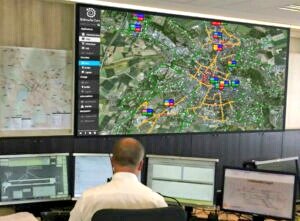 matth_lmx's tweet photo. .@mc2iGroupe instant #innovation #transport | la startup @WeBreathe_ présente sa solution de comptage embarquée : flexibilité et offre de mobilité ajustée à la demande | #SAE #SmartMobility https://t.co/NNY5OkMjek