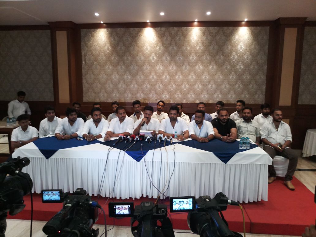 Sumanshetty055's tweet photo. Finally All The Youth Congress Presidents and District Committee Office Bearers RESIGNS from The Respective Posts. 
@RahulGandhi @RajaBrar_INC @INCKarnataka @IYC @IYCKar @NSUIKarnataka @DrParameshwara @siddaramaiah https://t.co/ZRvct4dgW5