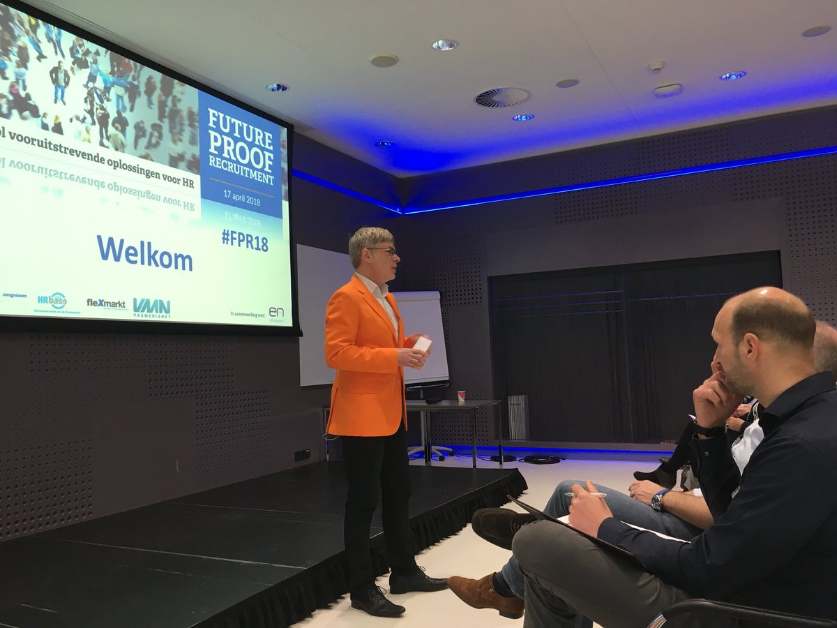 janineschuiling's tweet photo. #FPR18 opening futureproof 2018 is een feit! Bas zet de hr-professionals op scherp https://t.co/gGi7dFq6wZ