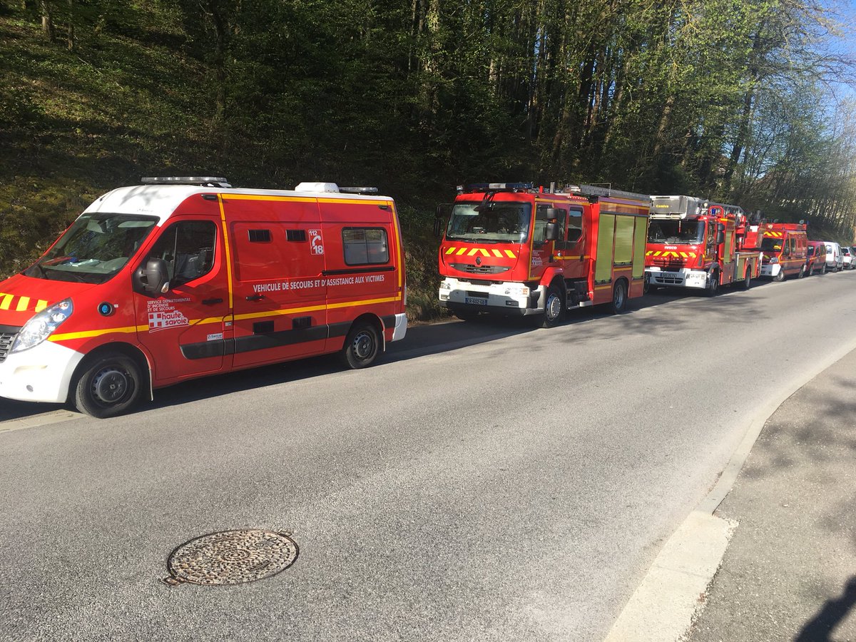 Judw1074's tweet photo. Seance de sport commune stage TC chef d’agres - équipe de garde du CS #Bonneville #pompiers @SDIS_74 https://t.co/Hmpv4zHD1o