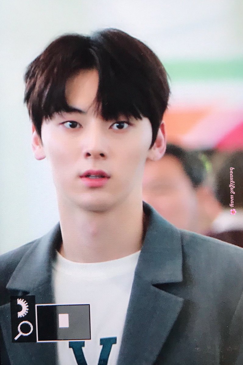 btfway_mh's tweet photo. 180417 #황민현 
잘 갔다와 민혀나 💕💕 https://t.co/rRkpCDxRF4